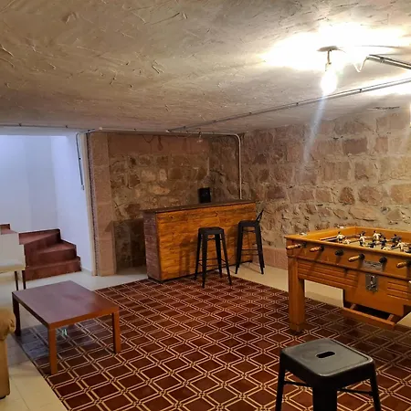 Oliva Banos De La Encina
